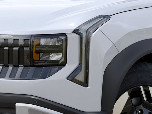 New 2027 Kia Seltos LX FWD image 10