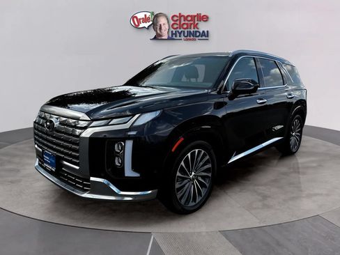 Used 2023 Hyundai Palisade Calligraphy w/ Cargo Package FWD image 1