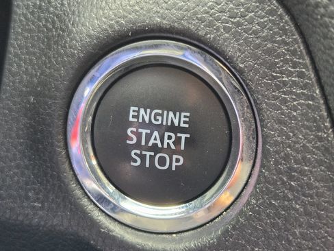 Used 2025 Toyota RAV4 XLE FWD image 22