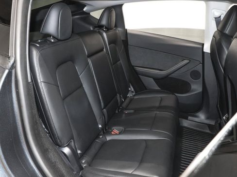 Used 2024 Tesla Model Y Long Range image 24