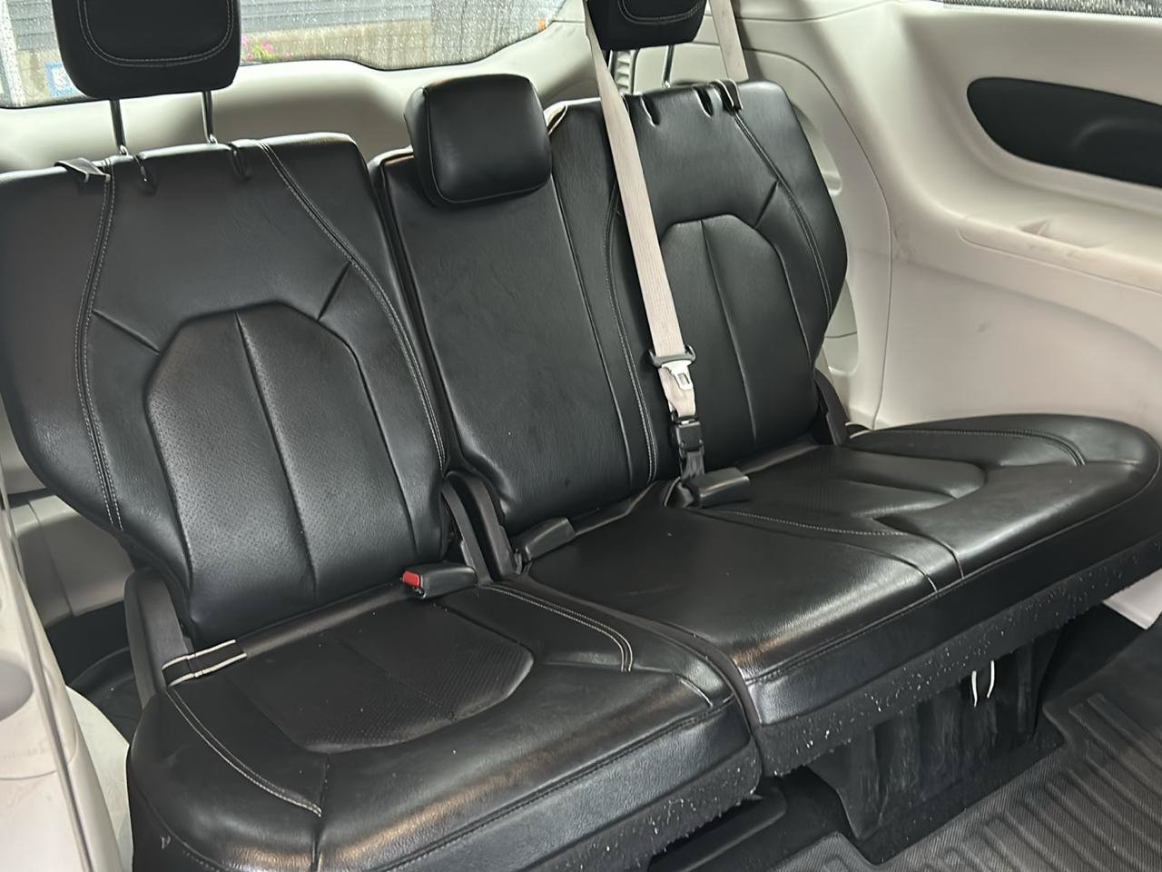 Used 2022 Chrysler Pacifica Touring-L FWD image 26