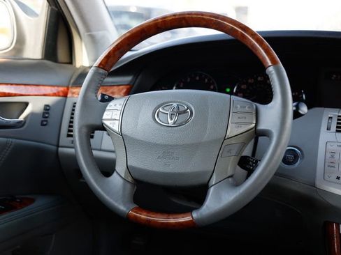 Used 2005 Toyota Avalon Limited image 30