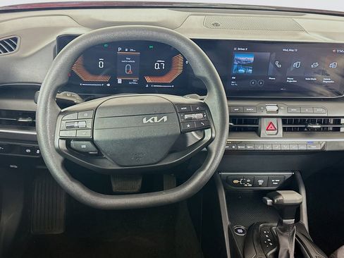Used 2025 Kia K4 FWD image 18