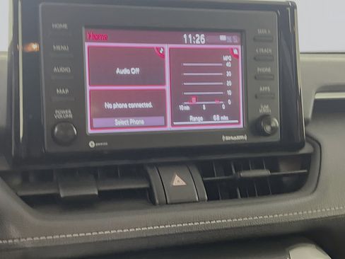 Used 2020 Toyota RAV4 LE FWD image 27