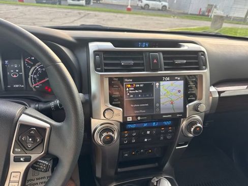Used 2022 Toyota 4Runner Limited AWD/4WD image 18