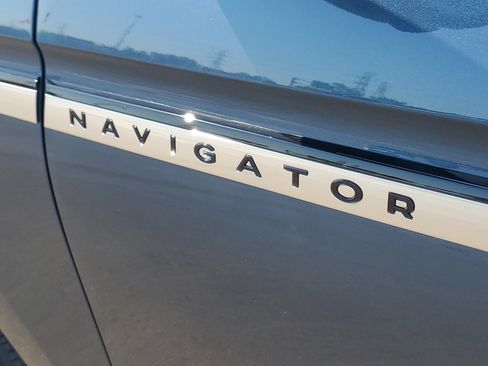 New 2027 Lincoln Navigator Reserve AWD/4WD image 7