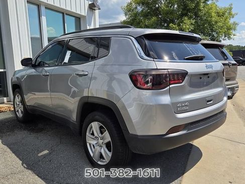 Used 2022 Jeep Compass Latitude w/ Convenience Group AWD/4WD image 3