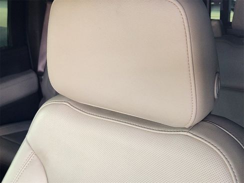 Used 2022 Chevrolet Silverado 3500 LTZ w/ LTZ Convenience Package image 14