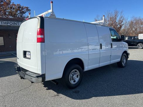 Used 2018 Chevrolet Express 2500 w/ Driver Convenience Package image 8