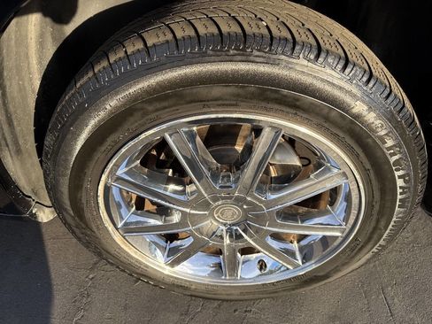 Used 2010 Chrysler 300 Touring image 30