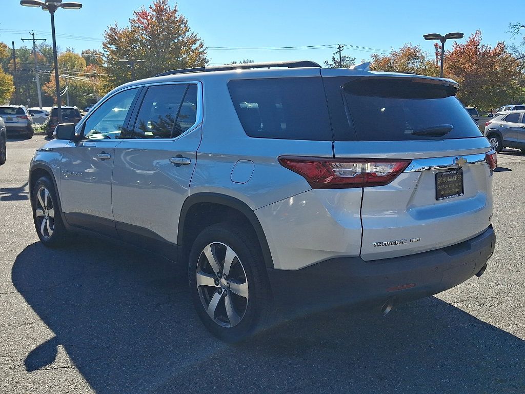 Certified 2021 Chevrolet Traverse LT w/ LT Premium Package AWD/4WD image 4