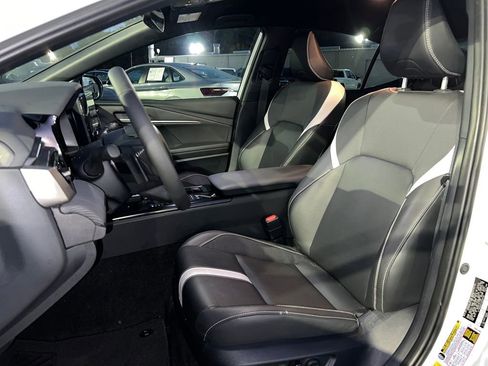 Used 2025 Toyota Camry LE image 9