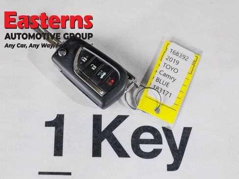 Used 2019 Toyota Camry LE image 25