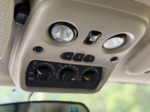 Used 2006 Cadillac Escalade AWD image 18