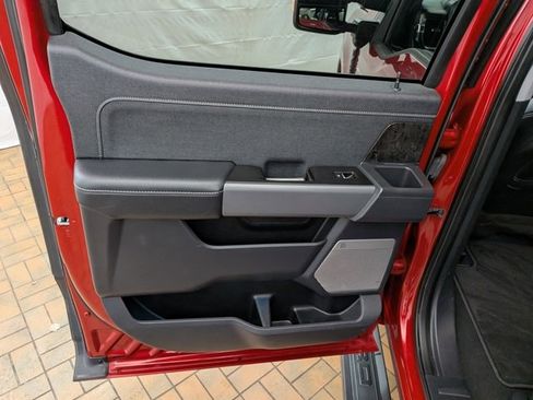 Used 2023 Ford F250 Lariat w/ Black Appearance Package image 24