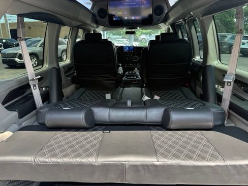 Used 2024 GMC Savana 2500 w/ Driver Convenience Package RWD image 9