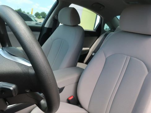 Used 2019 Hyundai Sonata SE FWD image 18
