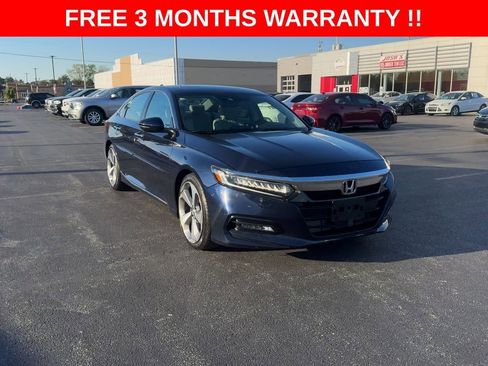 Used 2018 Honda Accord Touring image 2