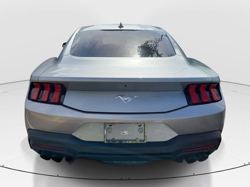 Used 2025 Ford Mustang Coupe RWD image 5