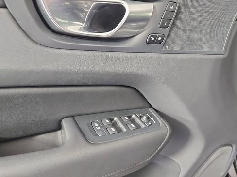 Certified 2023 Volvo XC60 B5 Plus w/ Climate Package image 18