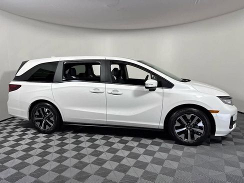 New 2025 Honda Odyssey EX-L image 7