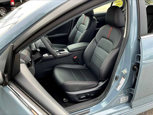 New 2025 Nissan Sentra SR w/ SR Premium Package image 11