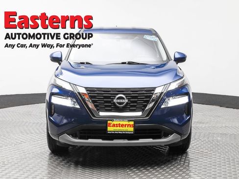 Used 2022 Nissan Rogue SV AWD/4WD image 2
