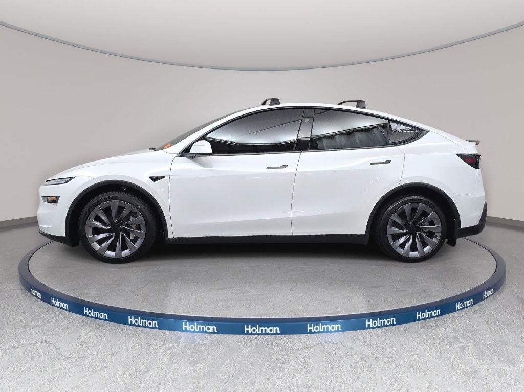 Used 2026 Tesla Model Y AWD image 9