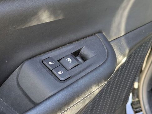 Used 2024 Jeep Grand Cherokee L Altitude image 30