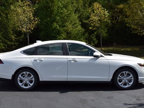 New 2025 Honda Accord LX image 8