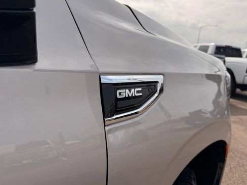 Used 2021 GMC Yukon SLT w/ SLT Luxury Plus Package AWD/4WD image 13