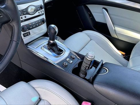 Used 2010 INFINITI G37 Convertible w/ Premium Pkg RWD image 10