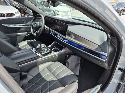 Used 2025 BMW i7 eDrive50 w/ M Sport Package RWD image 12