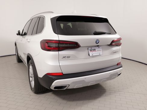 Used 2022 BMW X5 xDrive45e w/ Parking Assistance Package AWD/4WD image 15