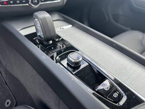 Certified 2025 Volvo XC60 B5 Plus image 55