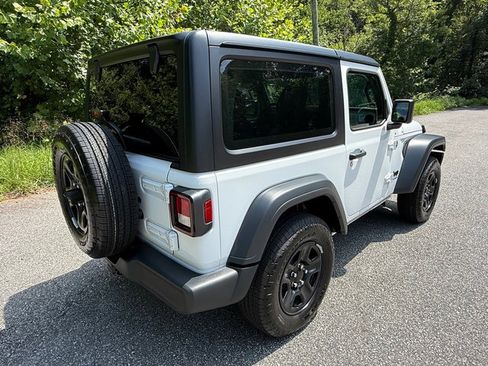Used 2026 Jeep Wrangler Sport AWD/4WD image 6