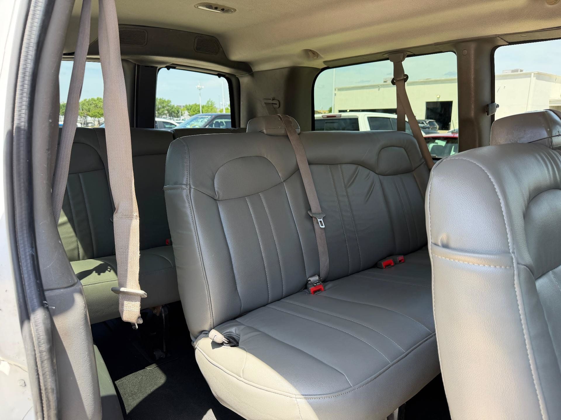 Used 2015 Chevrolet Express 2500 LT w/ LT Preferred Equipment Group RWD image 18