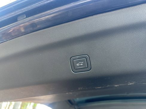 Used 2023 Cadillac Escalade Sport Platinum image 8