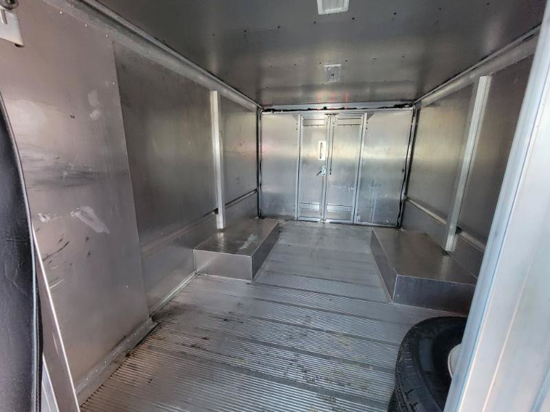 Used 2016 Ford E-350 and Econoline 350 Super Duty w/ A/C Prep Package RWD image 3