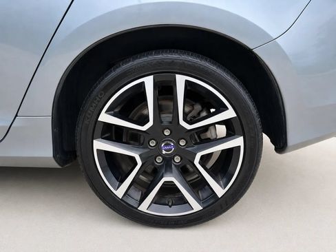 Used 2017 Volvo S60 T5 Dynamic FWD image 9