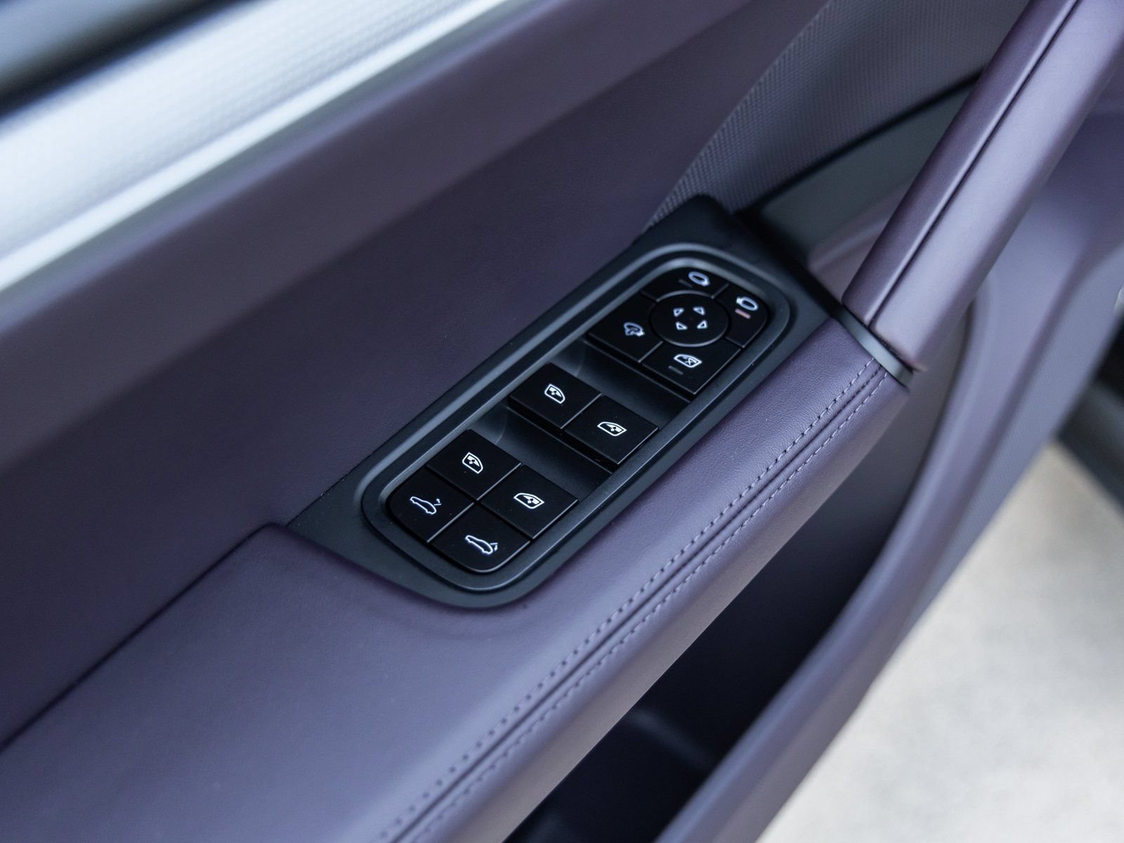 Certified 2026 Porsche Cayenne Coupe AWD/4WD image 21