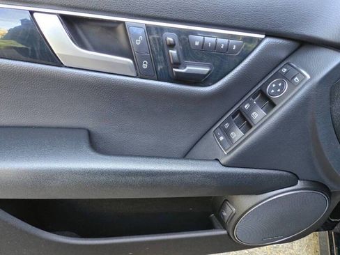 Used 2013 Mercedes-Benz C 300 4MATIC Sedan image 24