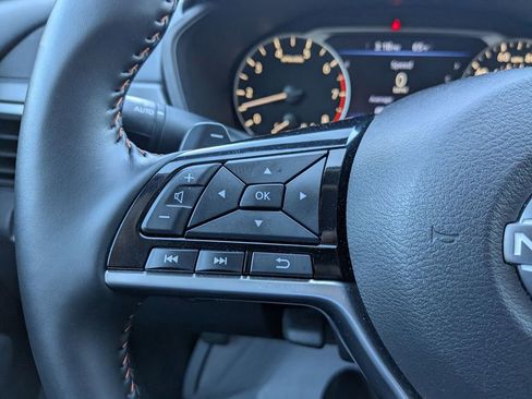 Used 2025 Nissan Altima 2.5 SR image 15