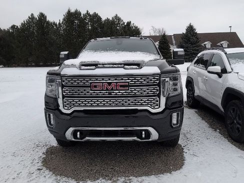 Used 2023 GMC Sierra 2500 Denali w/ Denali Black Diamond Edition image 2