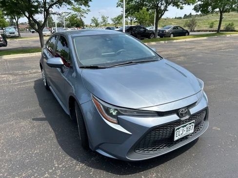 Used 2020 Toyota Corolla LE FWD image 3