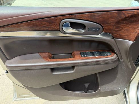 Used 2014 Buick Enclave Leather w/ Trailering Provision Package FWD image 9