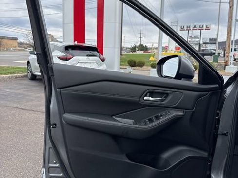 Certified 2024 Nissan Rogue SV w/ SV Premium Package AWD/4WD image 10