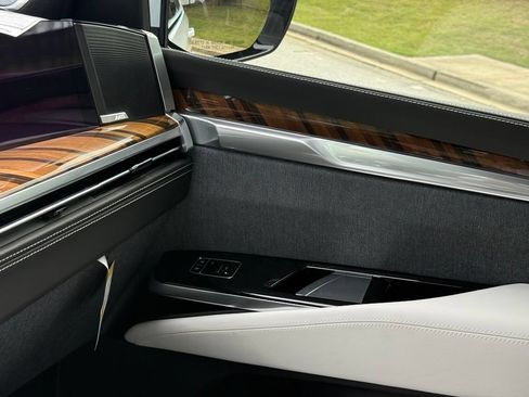 New 2026 Cadillac Escalade Platinum Sport AWD/4WD image 35