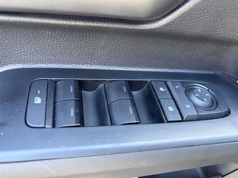 Used 2025 Toyota Tacoma TRD Sport RWD image 15
