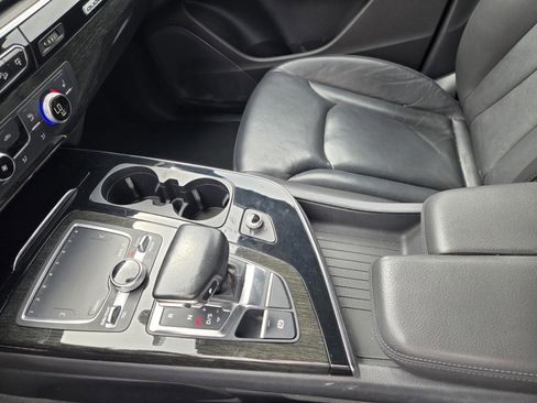 Used 2017 Audi Q7 3.0T Premium image 24